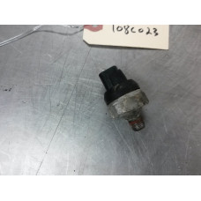 108C023 Engine Oil Pressure Sensor For 00-03 Toyota Camry LE 3.0 8353060020